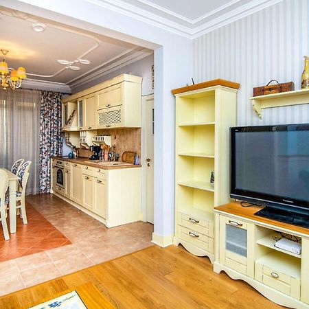 Central Shabby Chic Flat Close To Paid Parking Varna Exterior foto