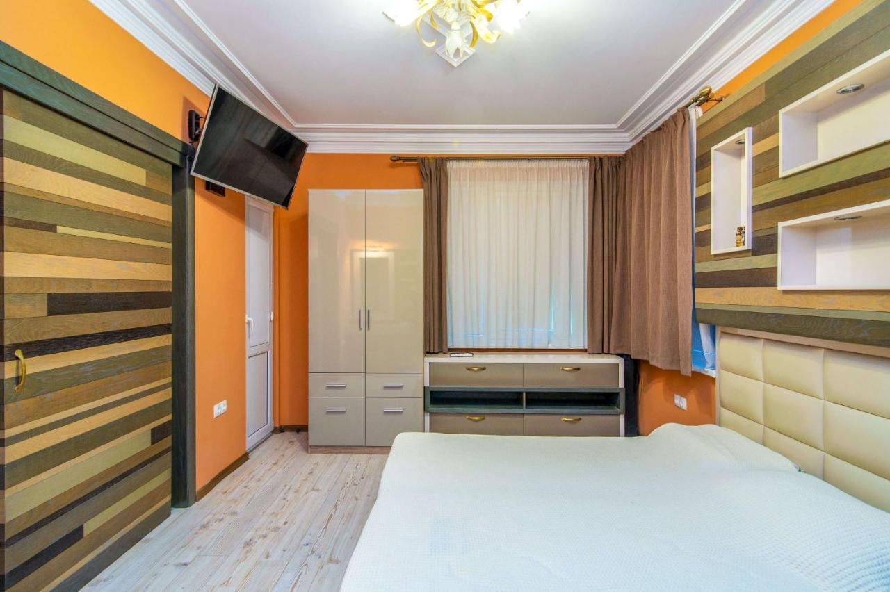 Central Shabby Chic Flat Close To Paid Parking Varna Exterior foto