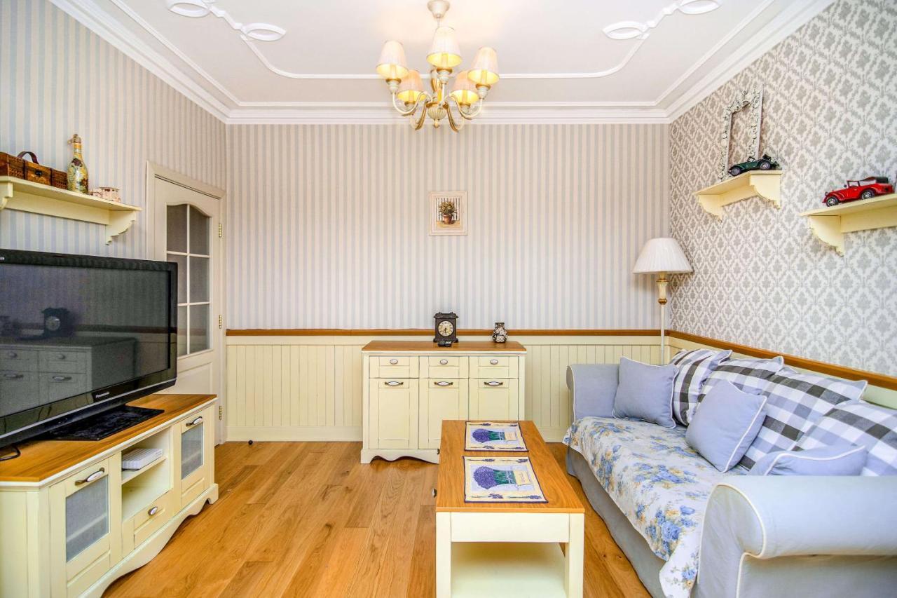 Central Shabby Chic Flat Close To Paid Parking Varna Exterior foto